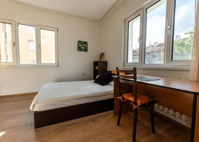 3-Br Central Residence